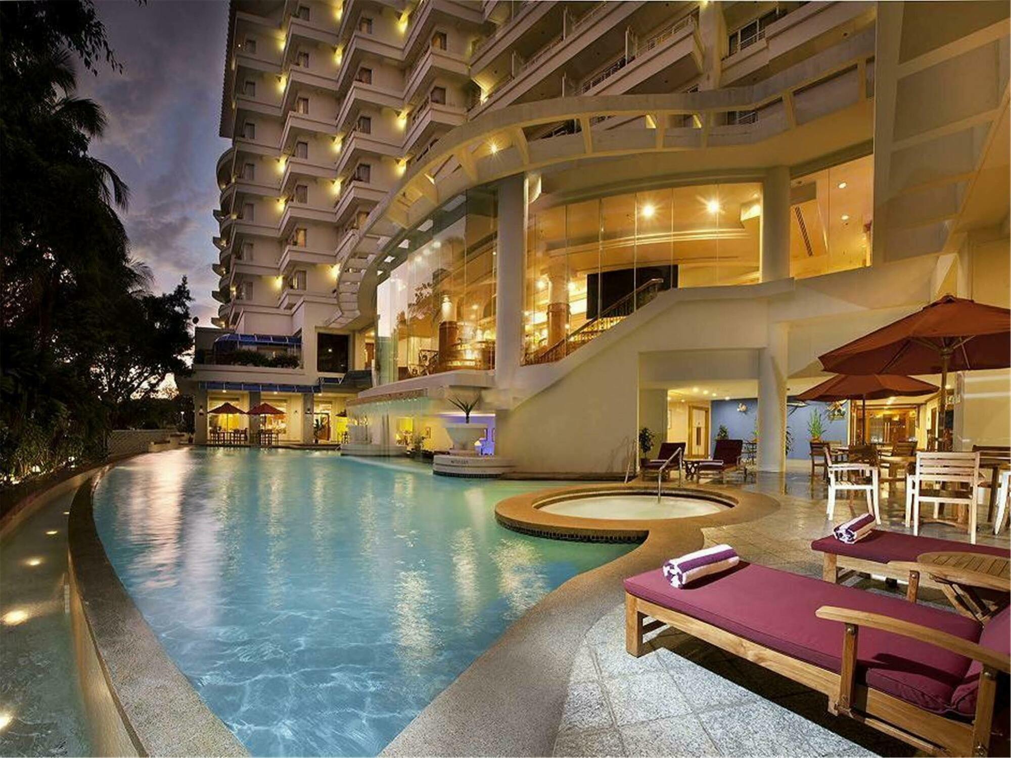 Hotel Dorsett Grand Labuan Exterior foto