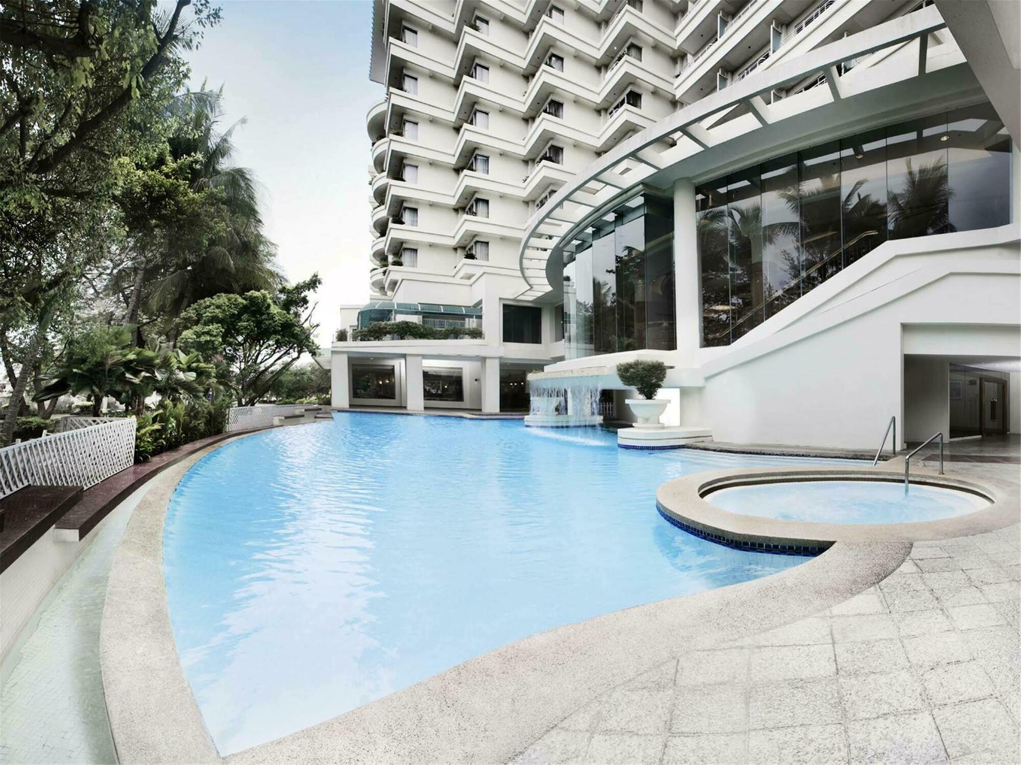 Hotel Dorsett Grand Labuan Exterior foto